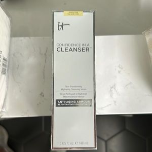 It confidence in a cleanser